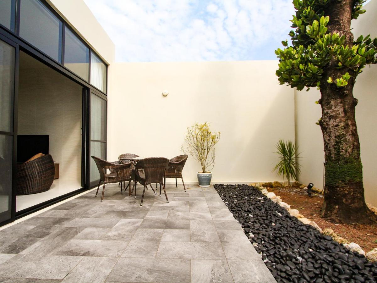 Villa Life Indah Sumuide Наго Екстериор снимка
